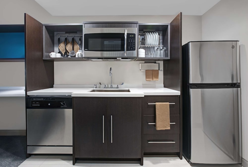 Home2 Suites by Hilton Milwaukee Downtown, WI 7/48