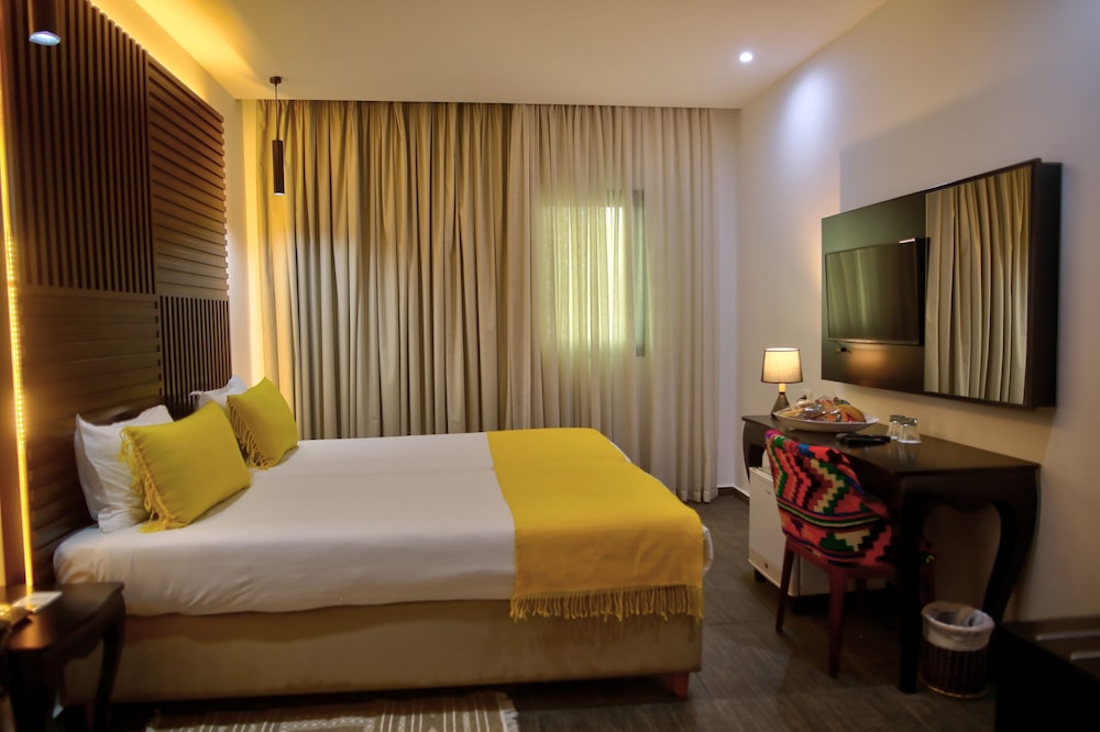 SUPERIOR, DOUBLE BED