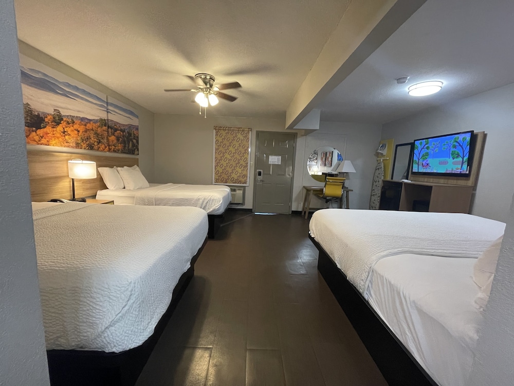 Days Inn by Wyndham Holladay 16/50