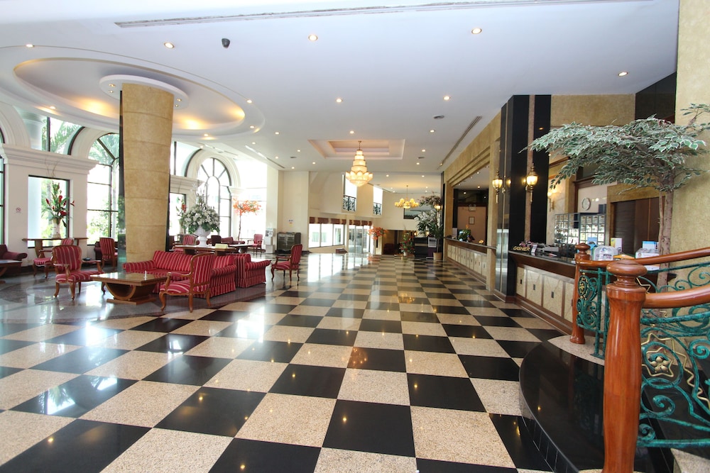Camelot Hotel Pattaya 8/50