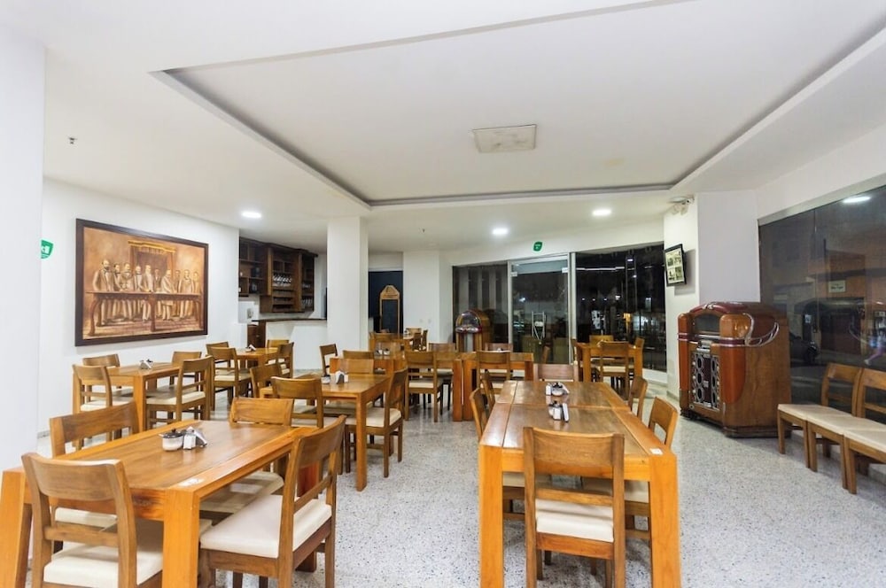 Hotel Bicentenario Rionegro 19/23