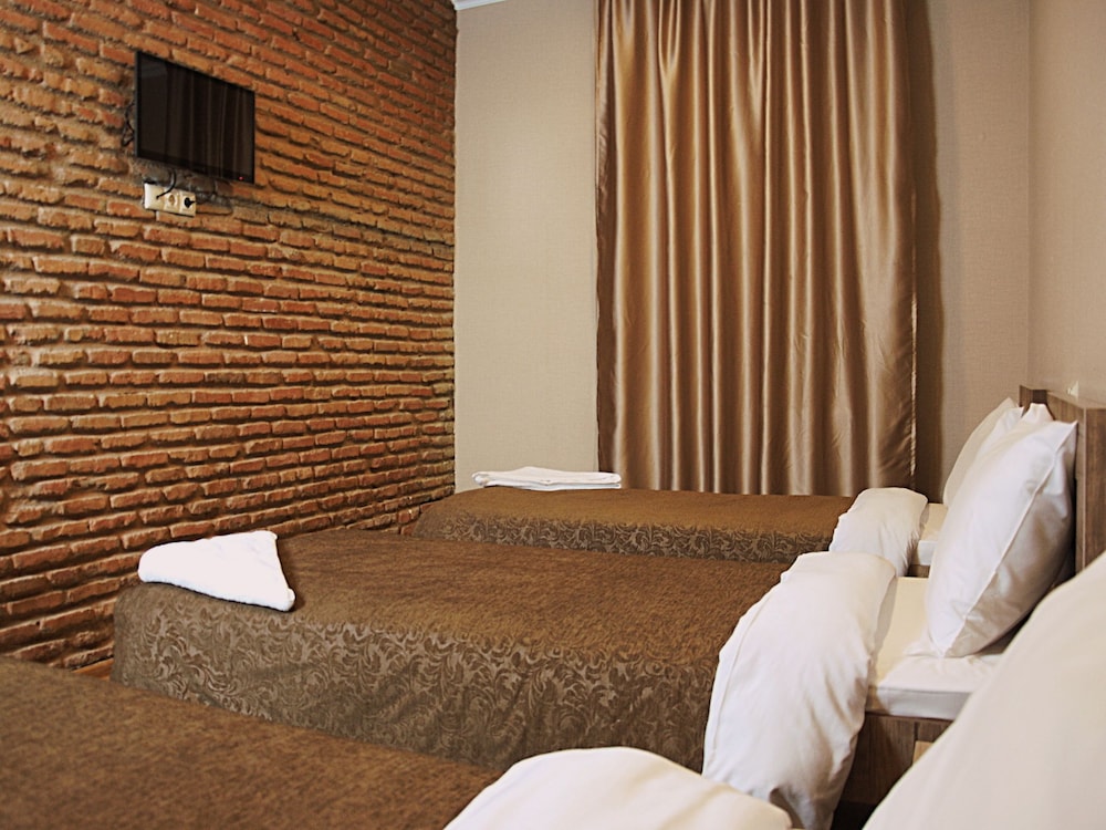 Tiflis Hotel 49/74