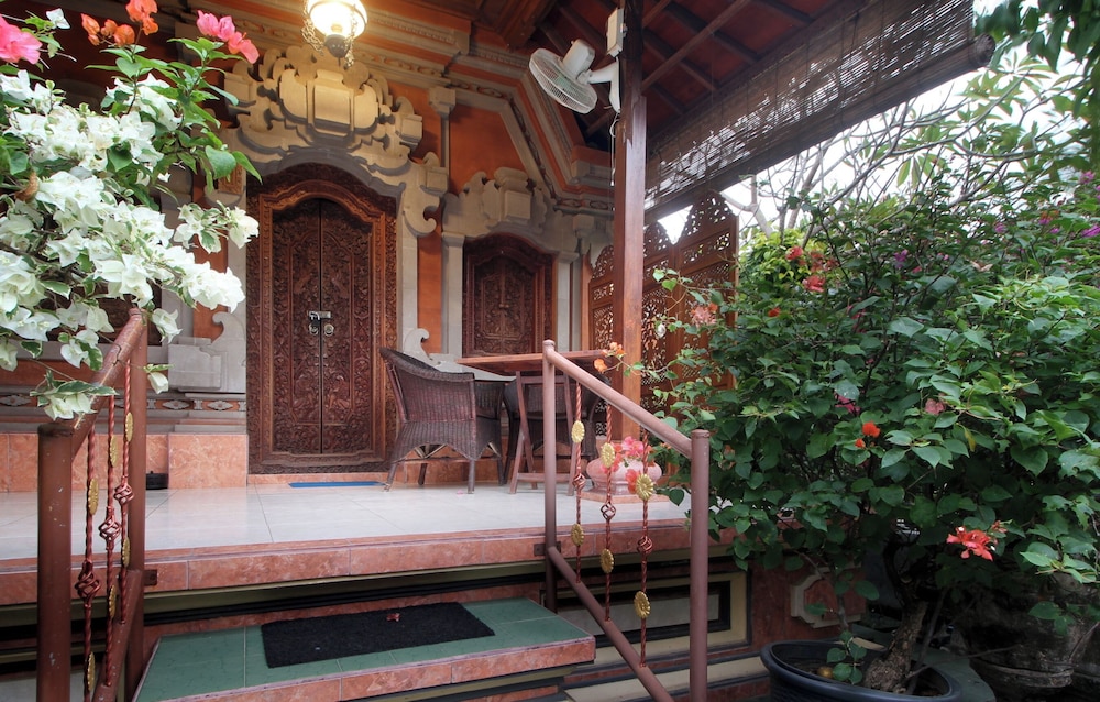 Hotel Jati And Home Stay 9/71