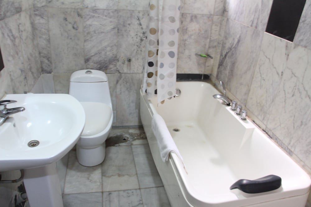 Nanet Suites 27/29