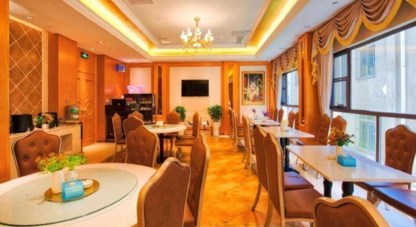 Vienna Hotel (Chuanxin Drum Tower Metro Station, Beijing Road) 38/50