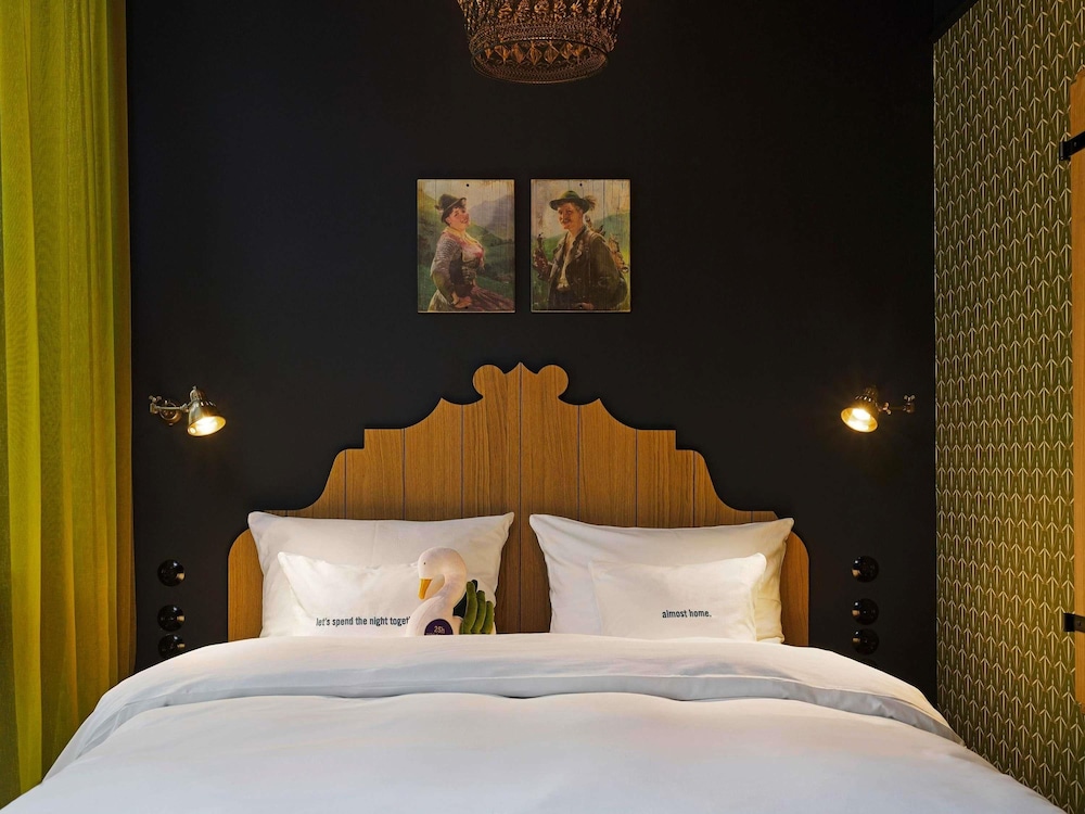 25hours Hotel The Royal Bavarian 12/75