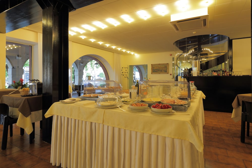 restaurant-cafeteria