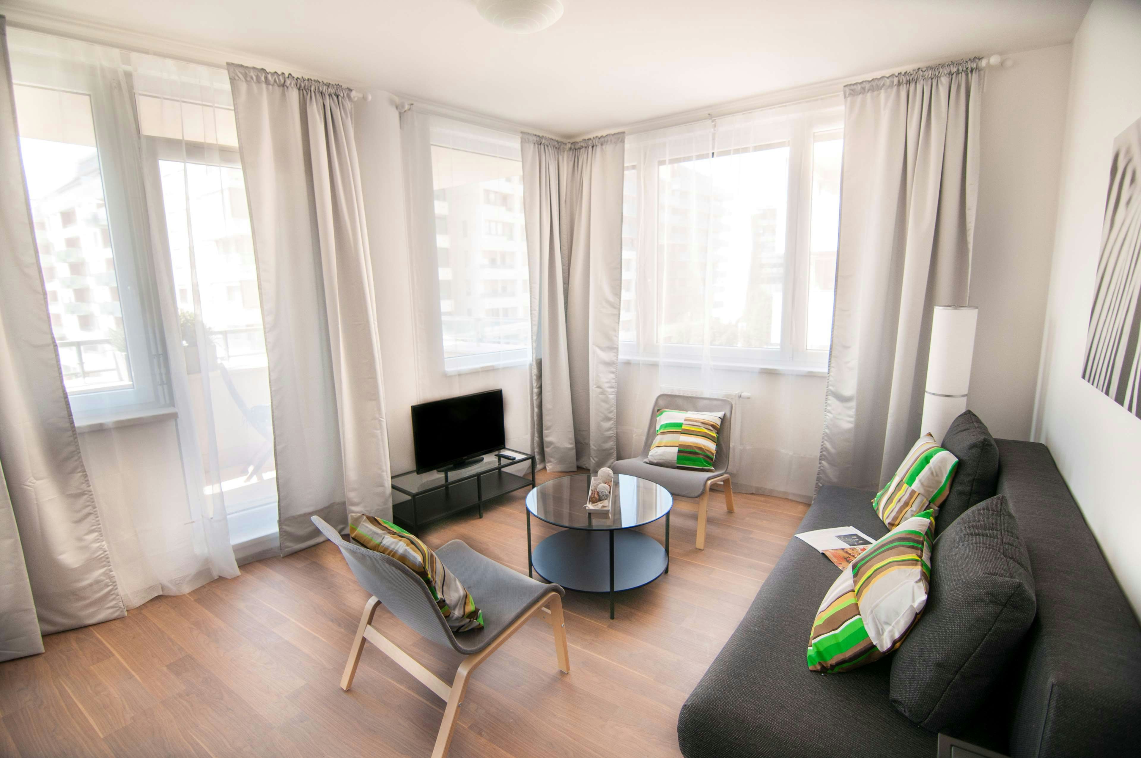 CORVIN CENTER SUITES 56/87