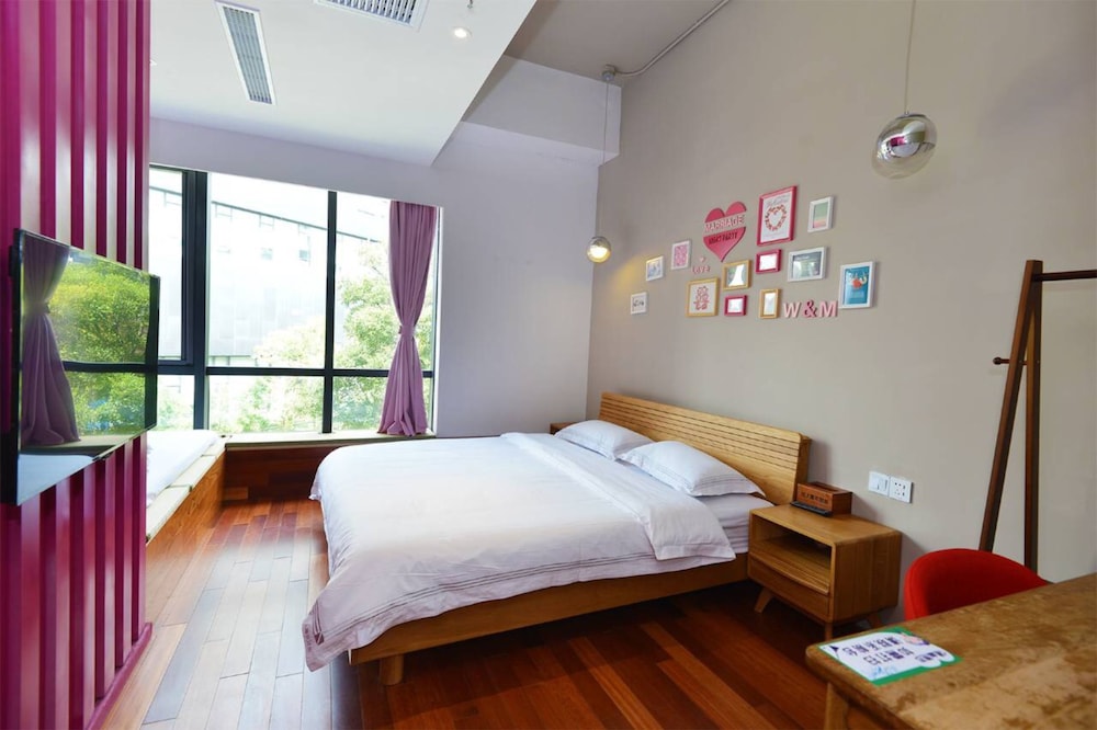 J Trip Youth Hostel 4/37