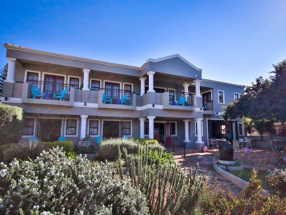 Mandyville Hotel 3/51