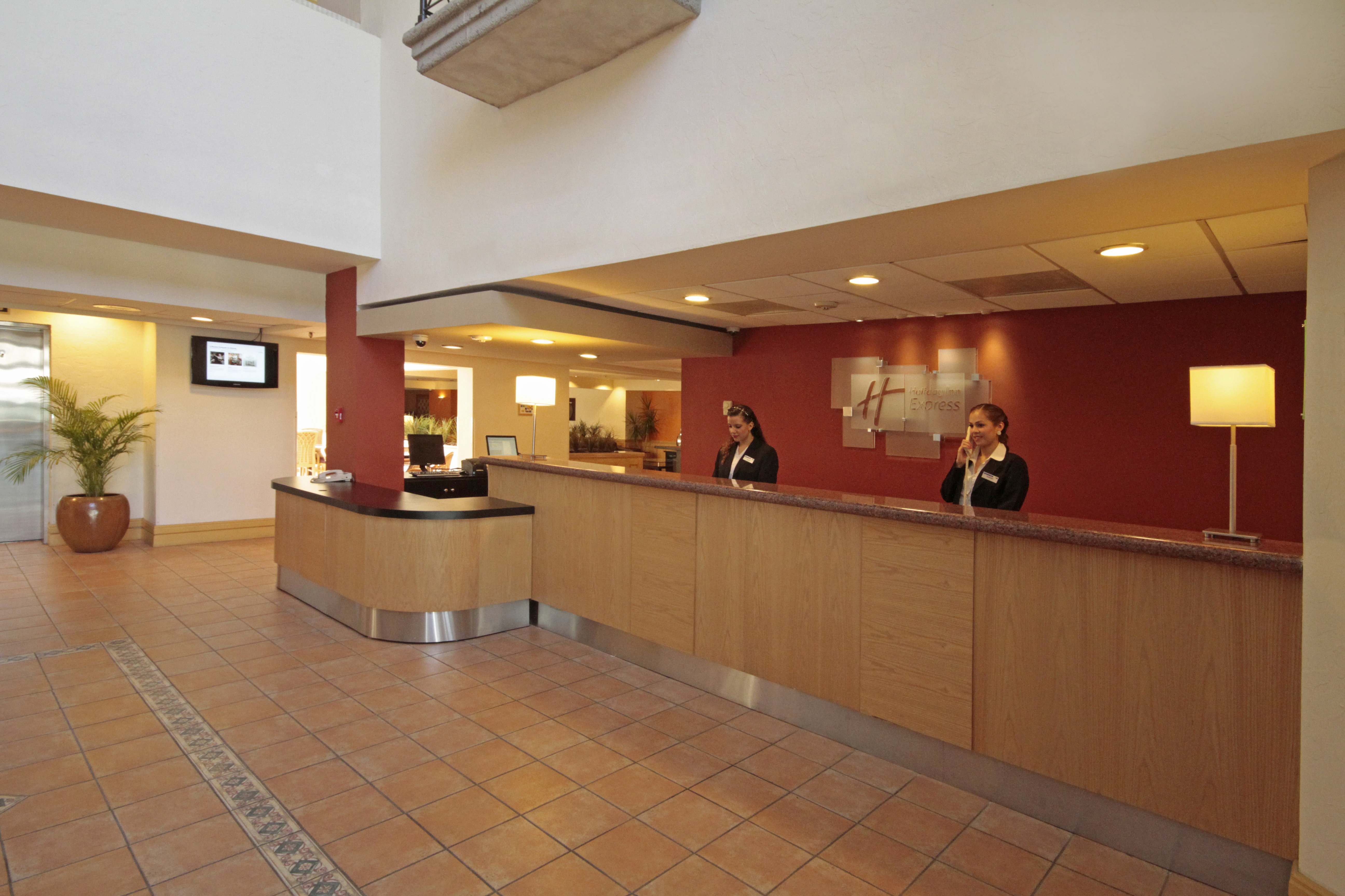 Holiday Inn Express Monterrey Tecnologico 7/50