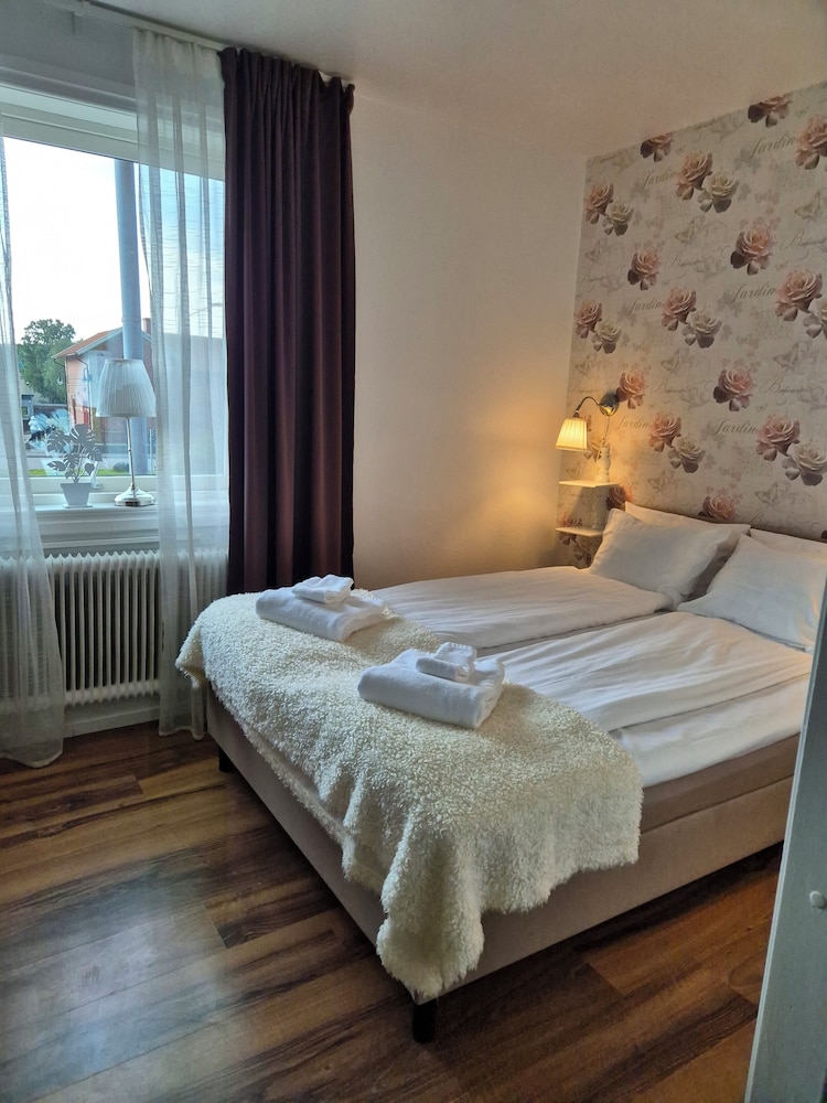 Smålandsstenar Hotell 4/37