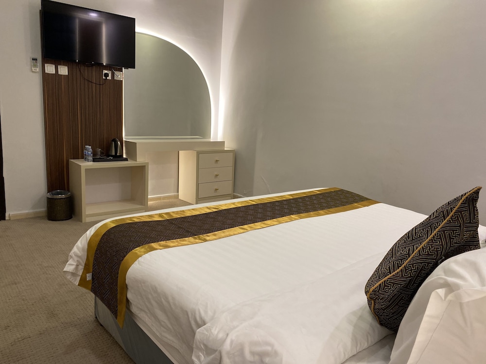 فندق قصر العرين - طريق المدينة(Areen Palace Hotel - Almadina Road) 17/39