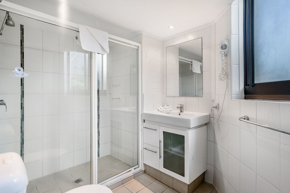 Bayview Beachfront Apartments 48/50