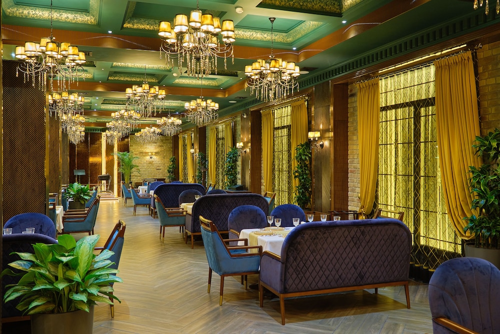 East Star Hotel 38/50