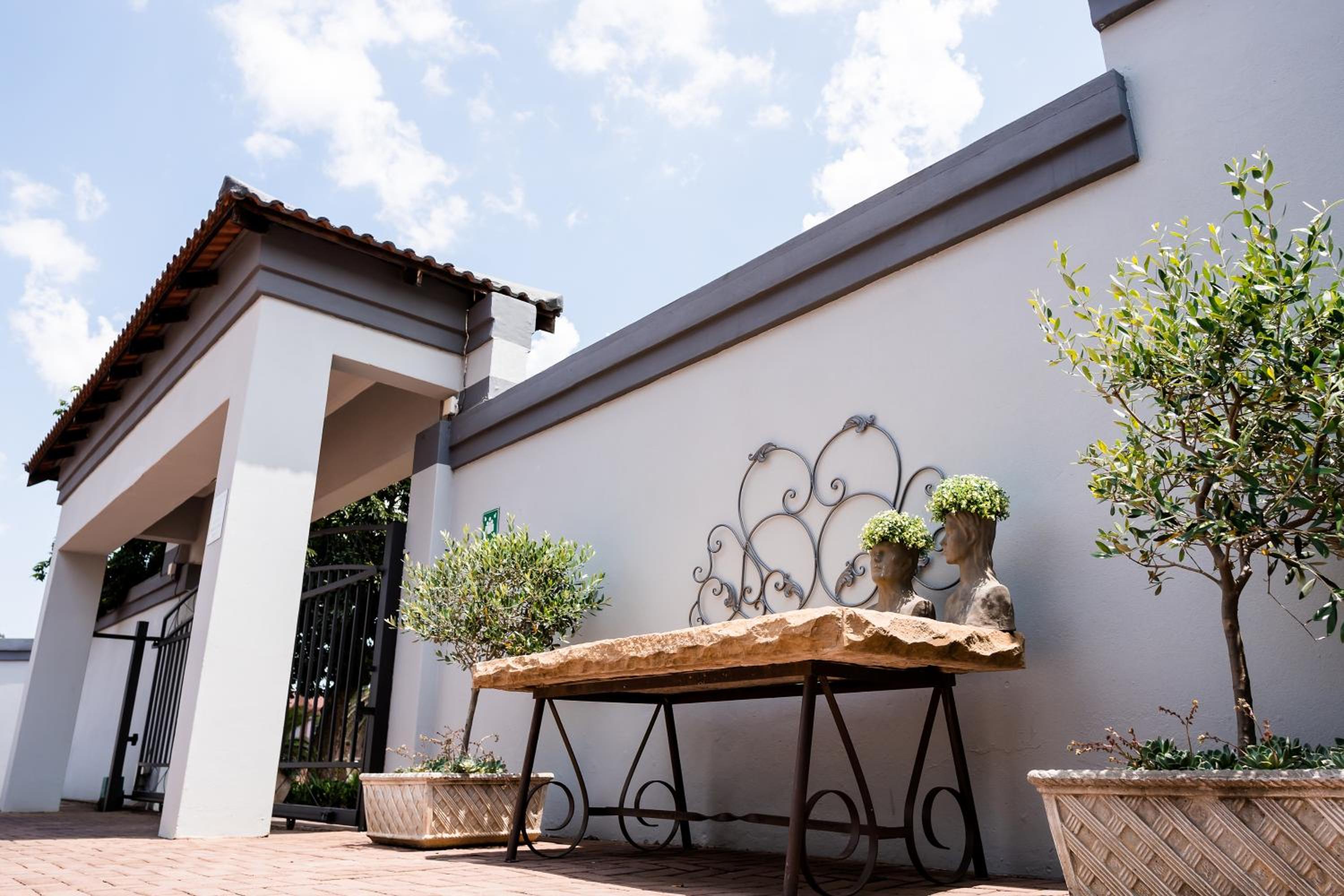 Villa Gracia Guesthouse 5/19