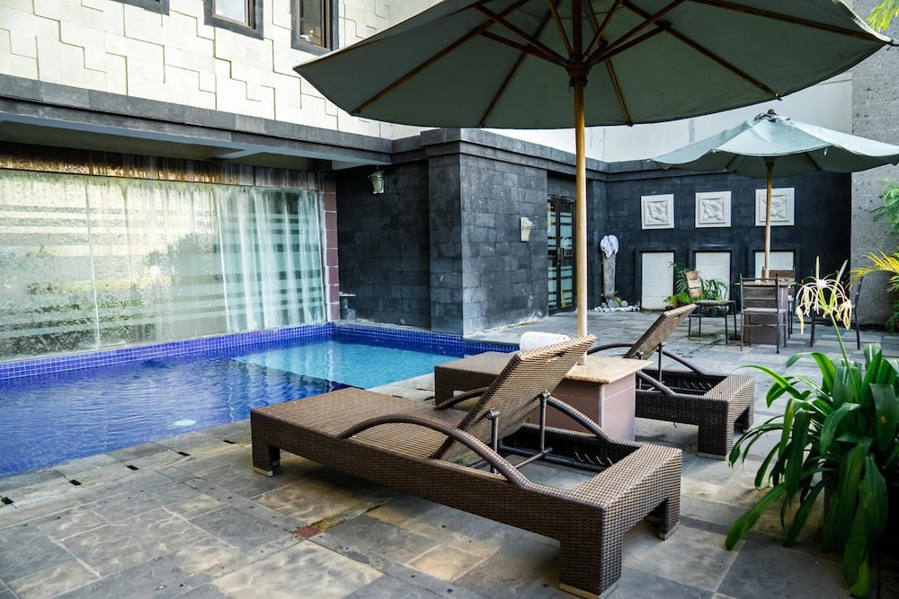 Puri Ayu Hotel 23/40