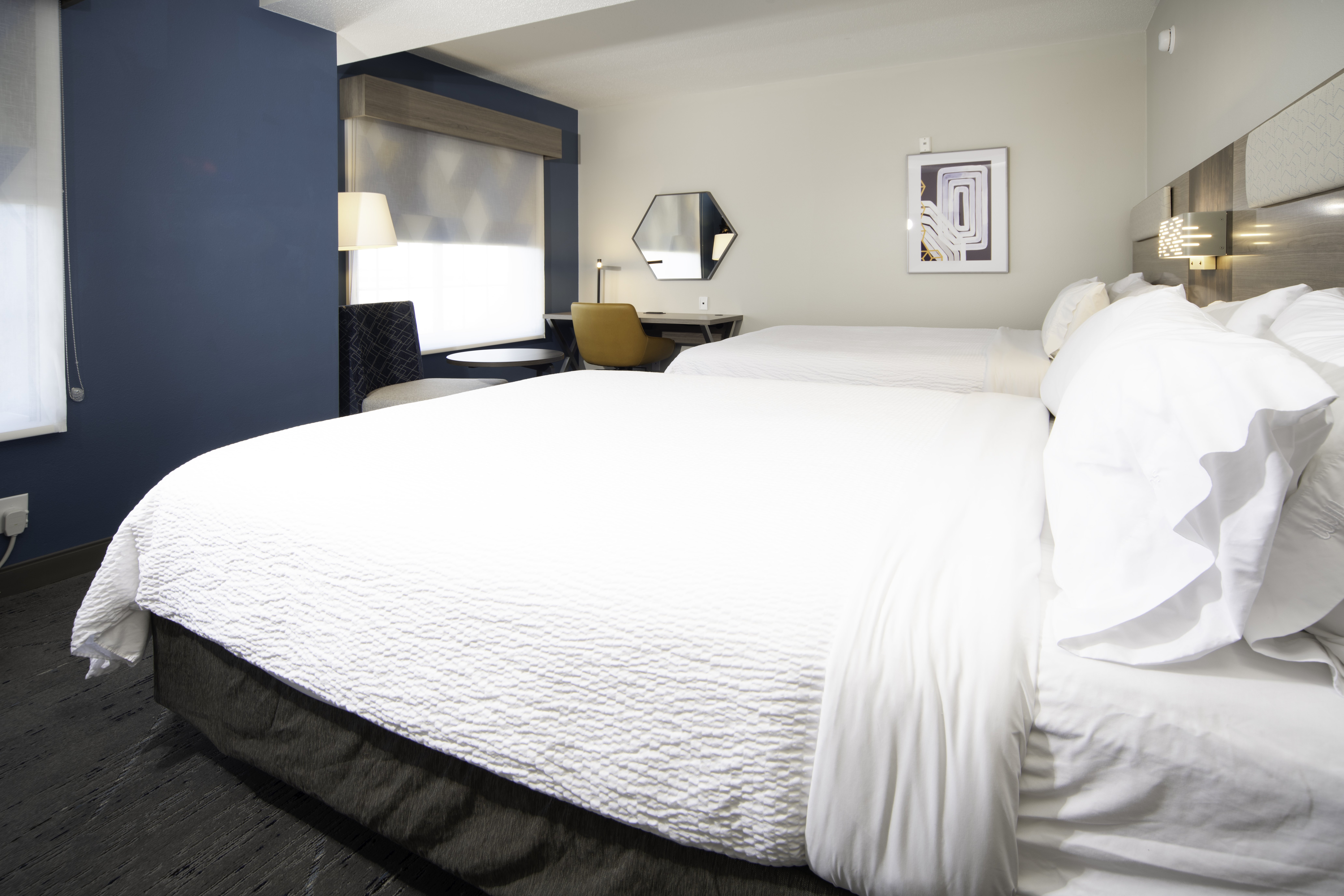 Holiday Inn Express Hotel Suites Indianapolis East 30/75
