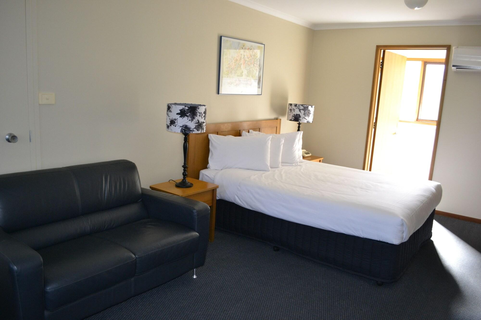 Sunnymead Hotel 17/48