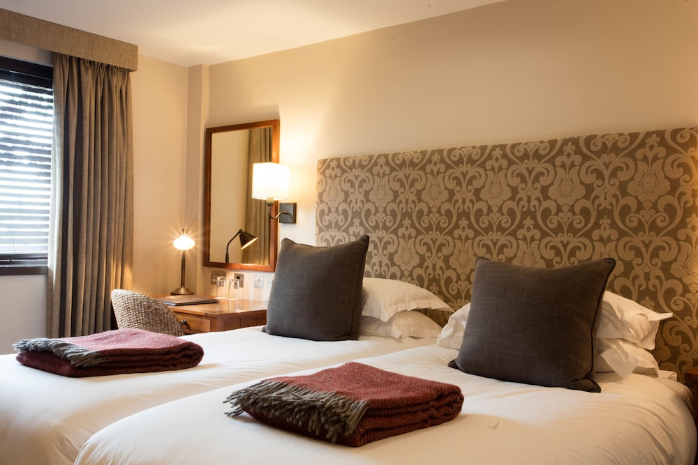 STANDARD, DOUBLE OR TWIN BED