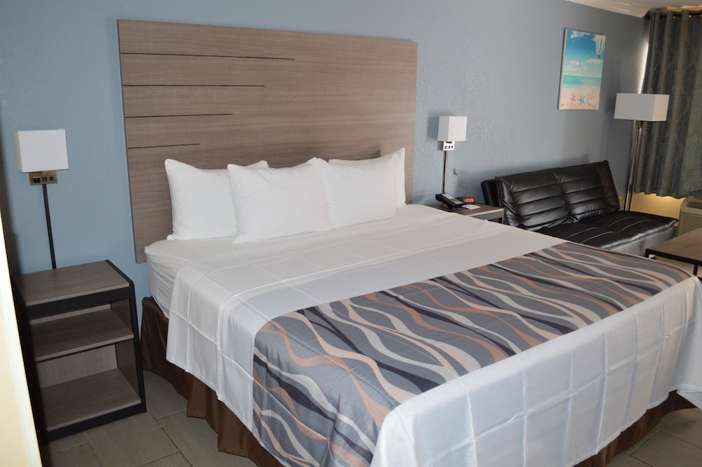 Americas Best Value Inn Ft. Myers 18/49