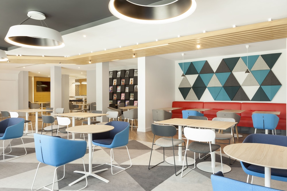 Holiday Inn Express St. Albans - M25, Jct.22 55/76
