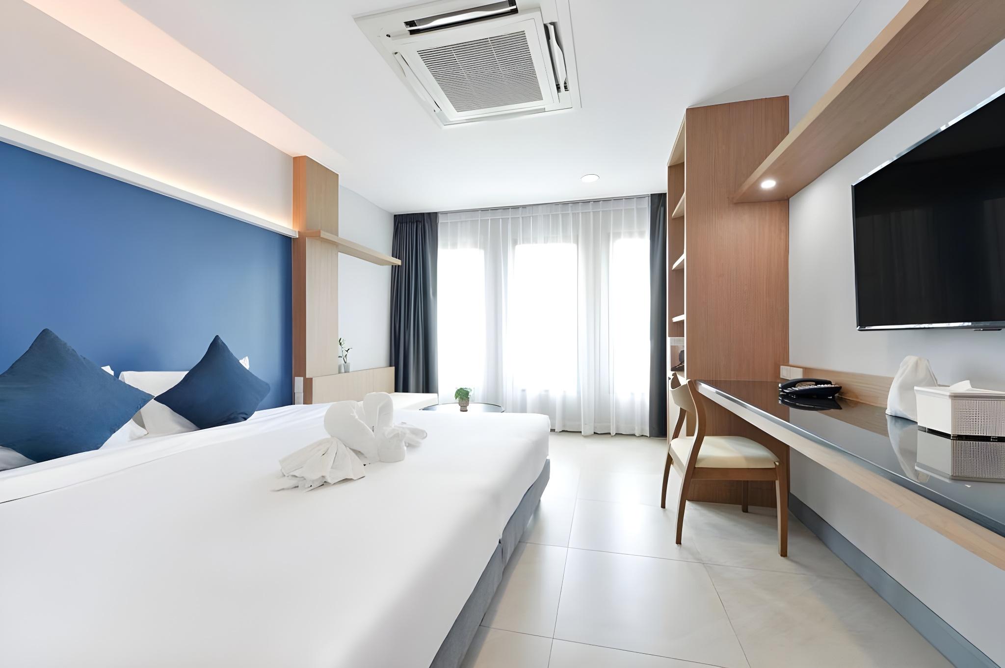 Studio, King Bed