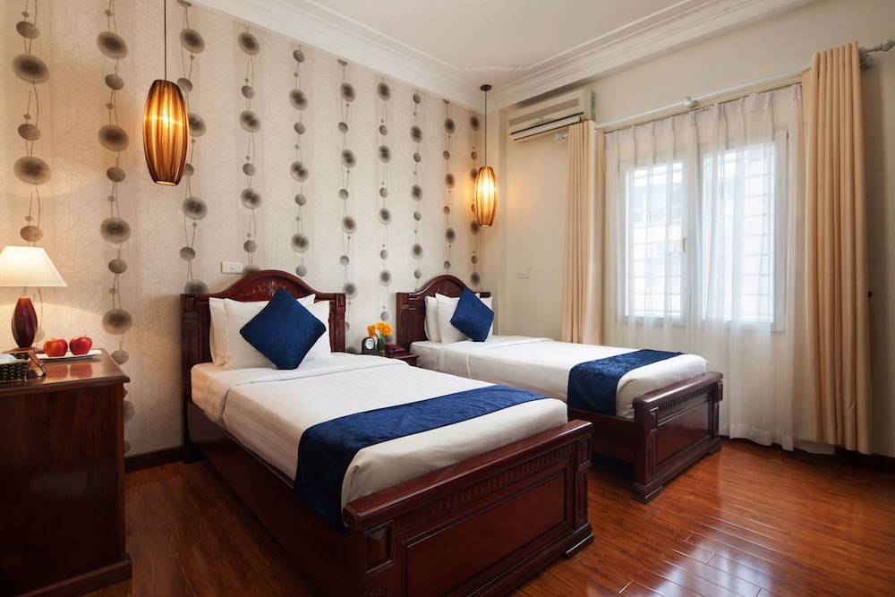 Hanoi Golden Moon Hotel 12/38