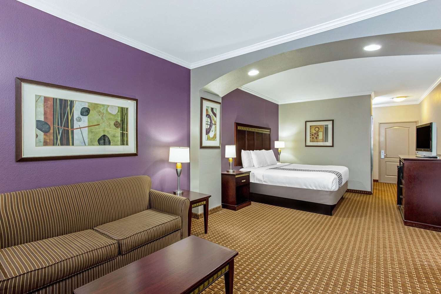 La Quinta Inn Suites Cleburne 8/23