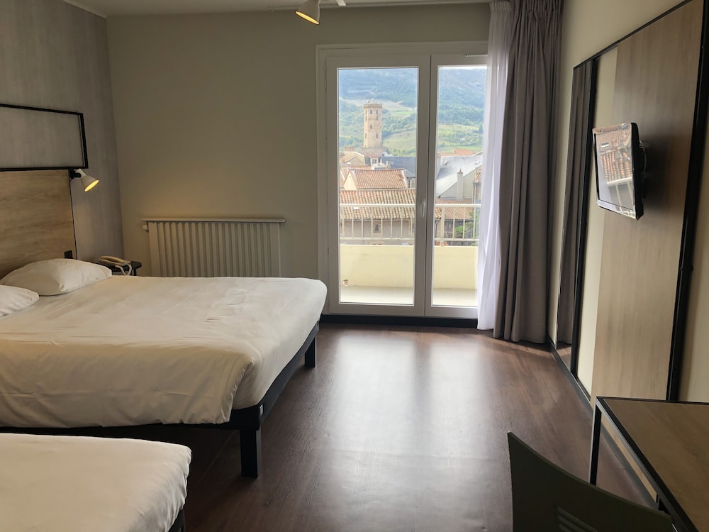 Ibis Millau 10/55