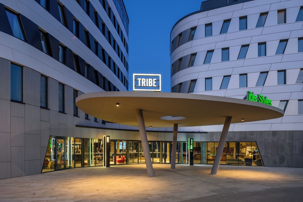 TRIBE Budapest Airport 60/64