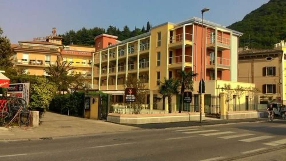 Hotel Bisesti 38/50