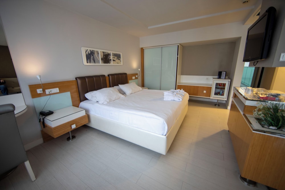 No 19 Boutique Hotel 19/69