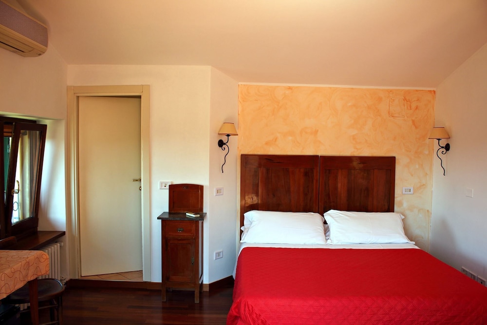 Primavera Mini Hotel 11/63