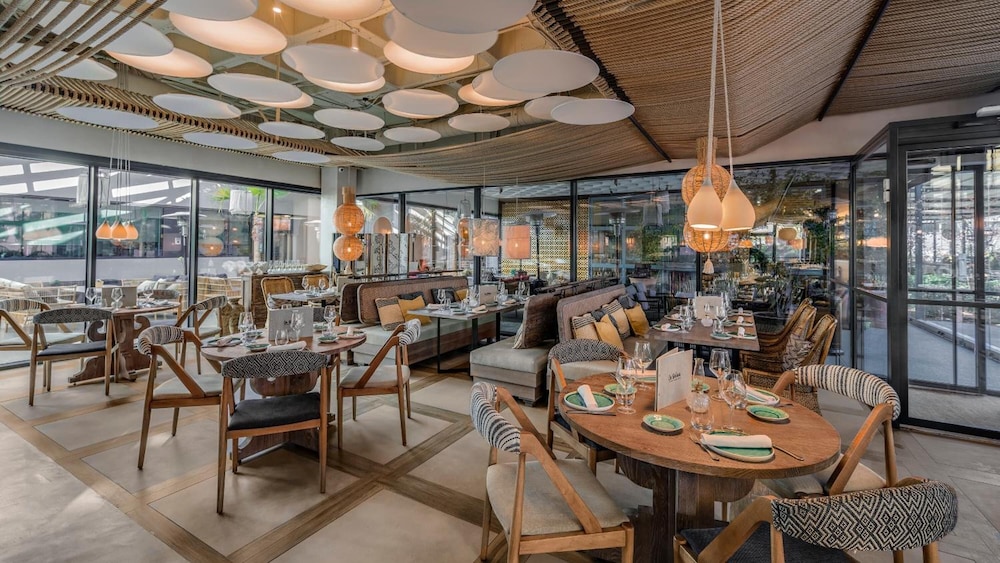 Hotel Aravaca Village 40/55