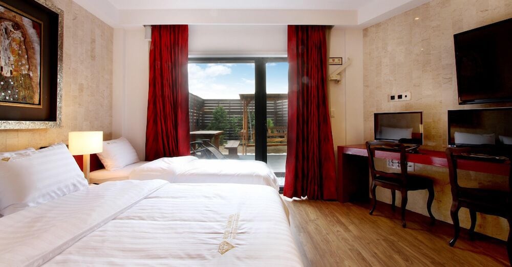 Rich Diamond Hotel 23/79