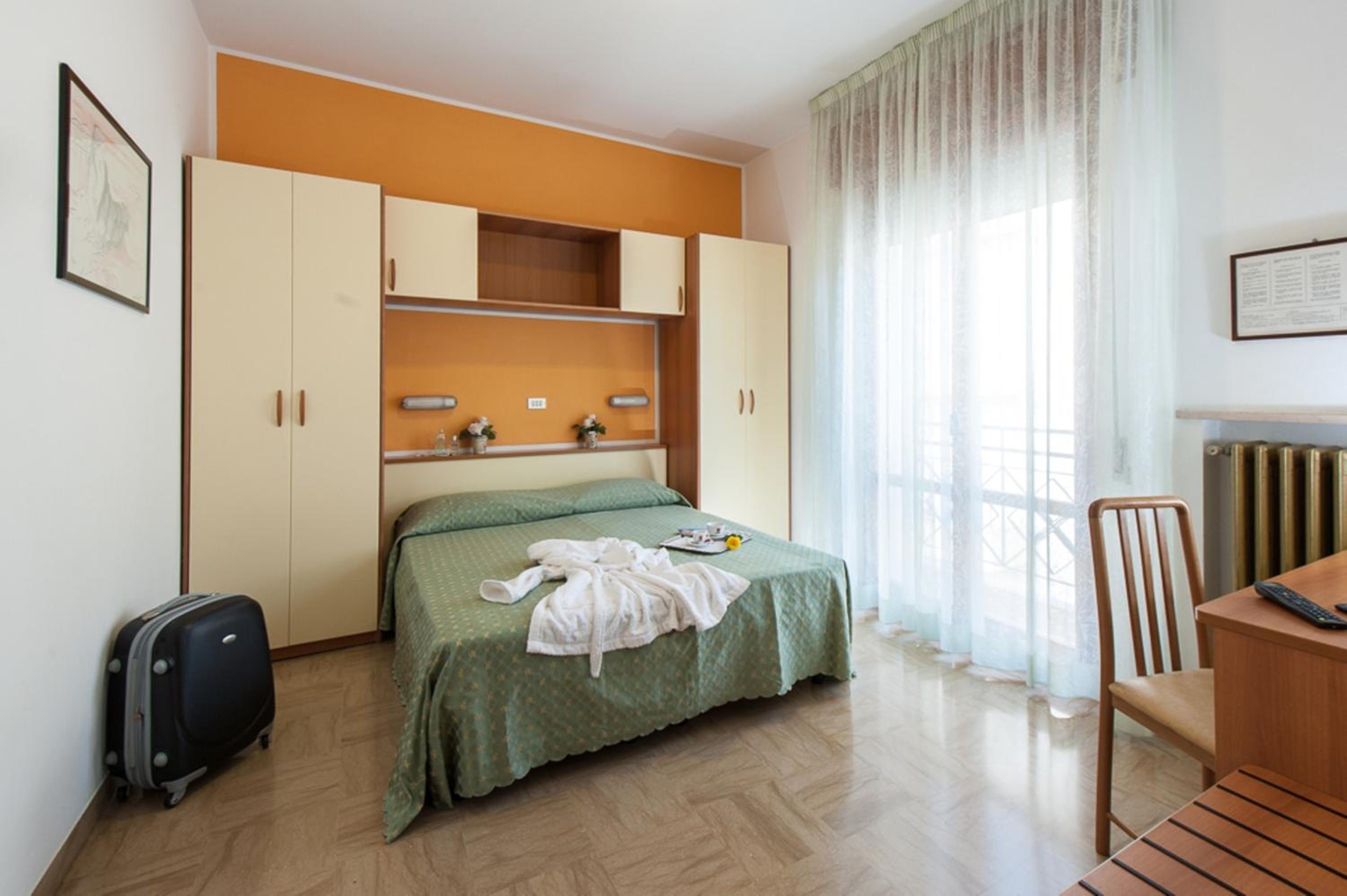 Hotel Cannes 13/50