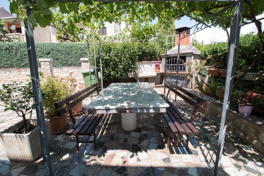 APARTMENT DIVNA 39/66