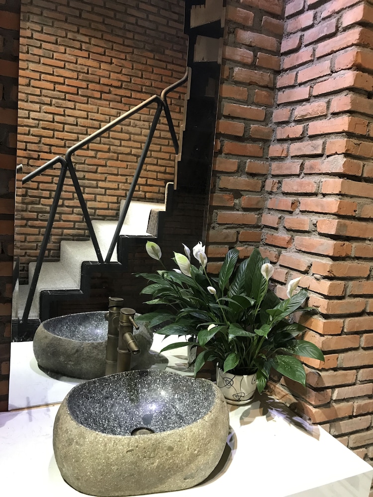 Ngoi House 18/34