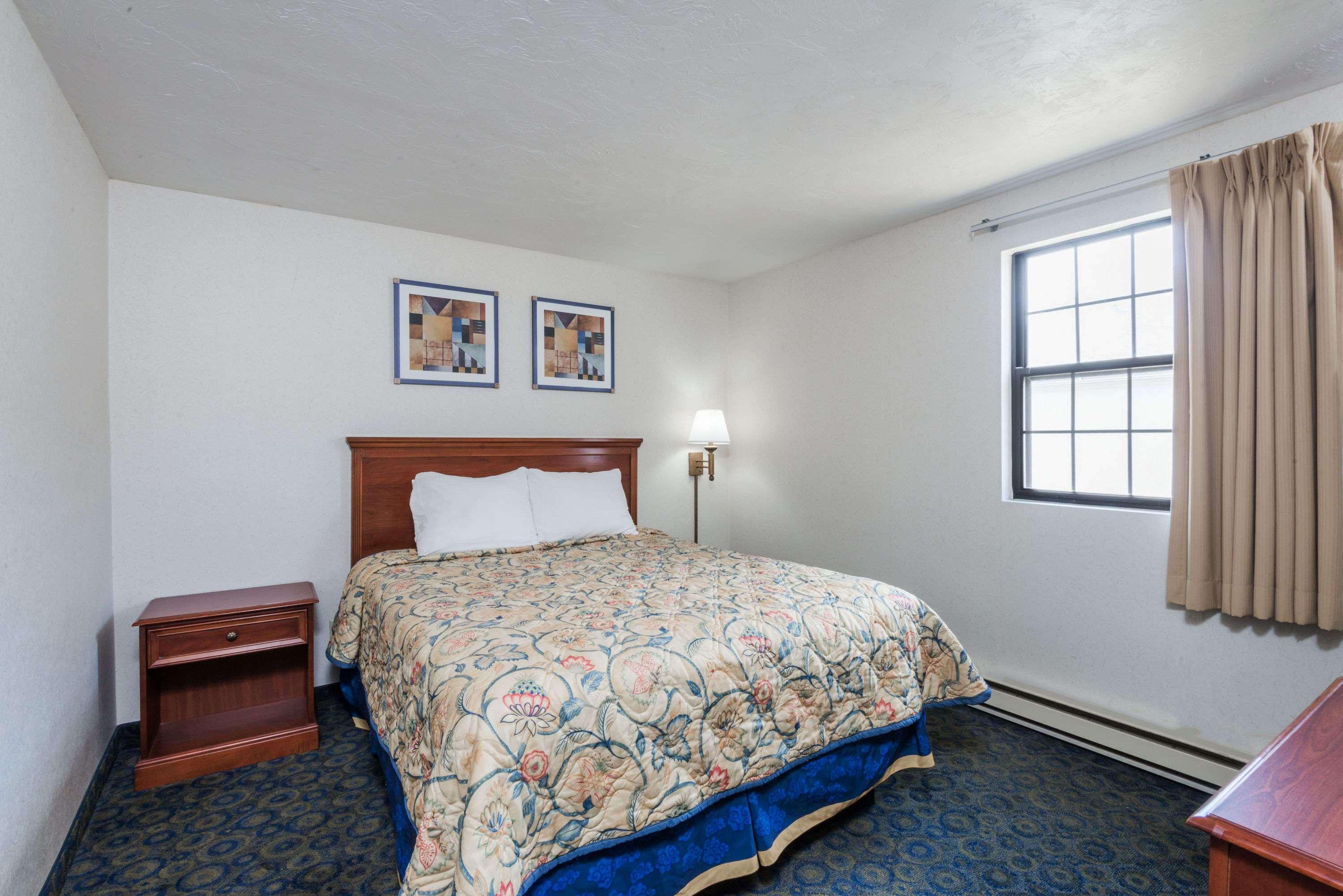 2 Bedrooms, Suite