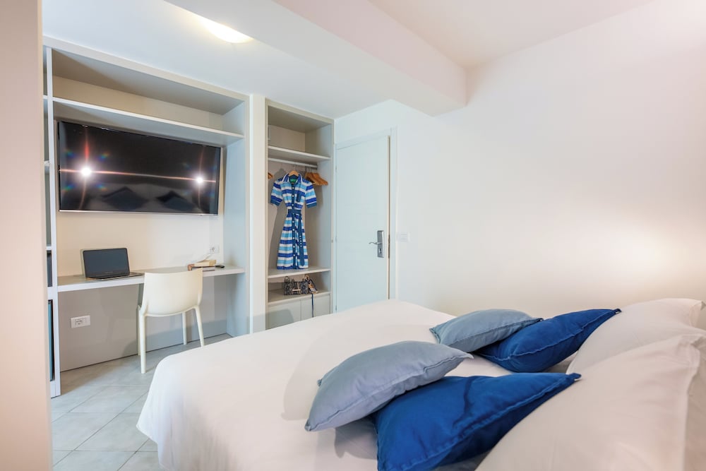 L'alba Hotel 15/72