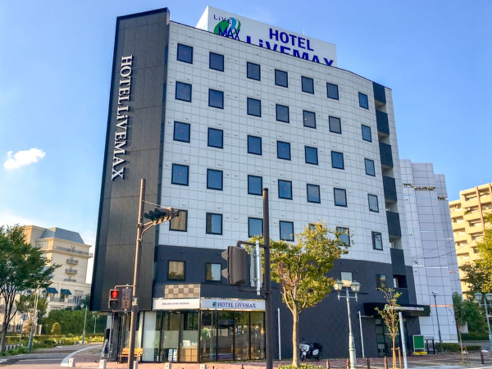 Hotel Livemax Mikawaanjo Ekimae 1/18