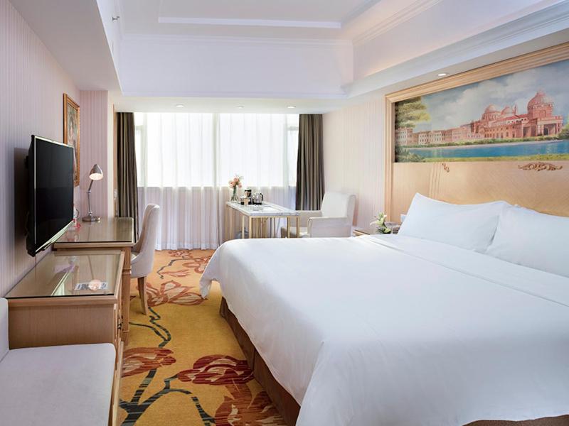 Vienna Classic Hotel (Huizhou Dahuxi) 23/39