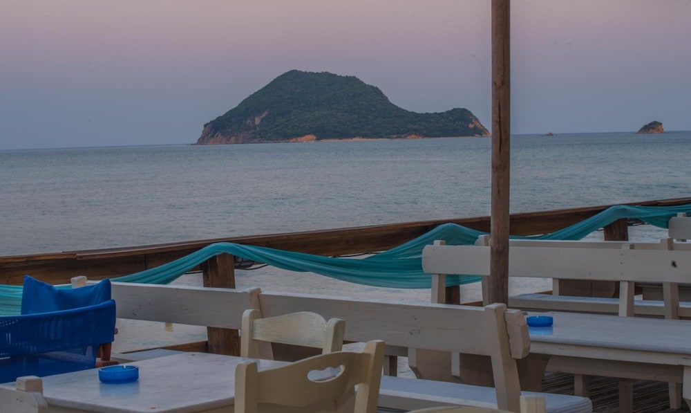 Porto Koukla Beach Hotel 81/89