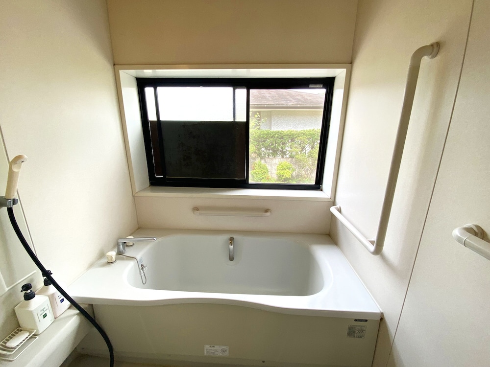 Hasuwa Inn 48/50
