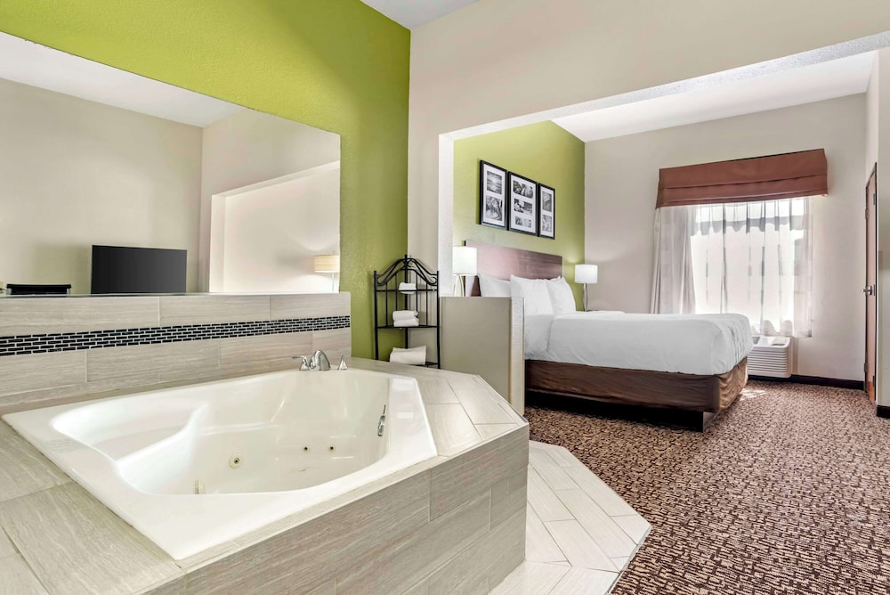 Sleep Inn and Suites Montgomery East I-85 32/32