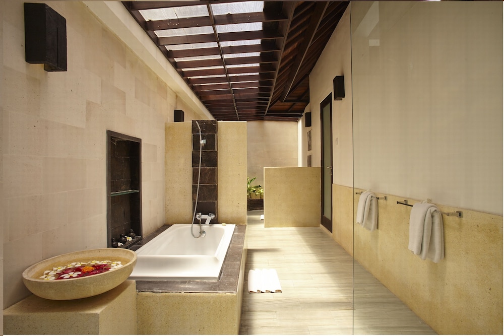 Maya Sayang Pool Villa 50/50