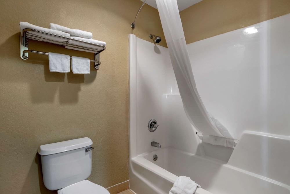 Standard, King Bed, Quality Inn Phenix City Columbus 9/9