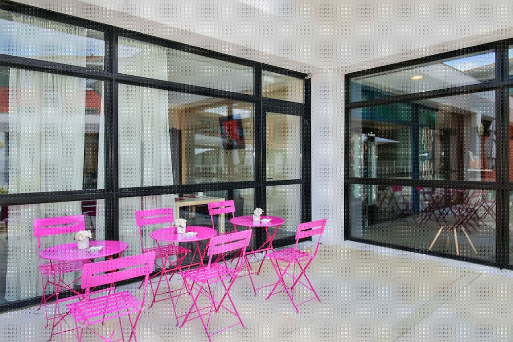 restaurant-cafeteria