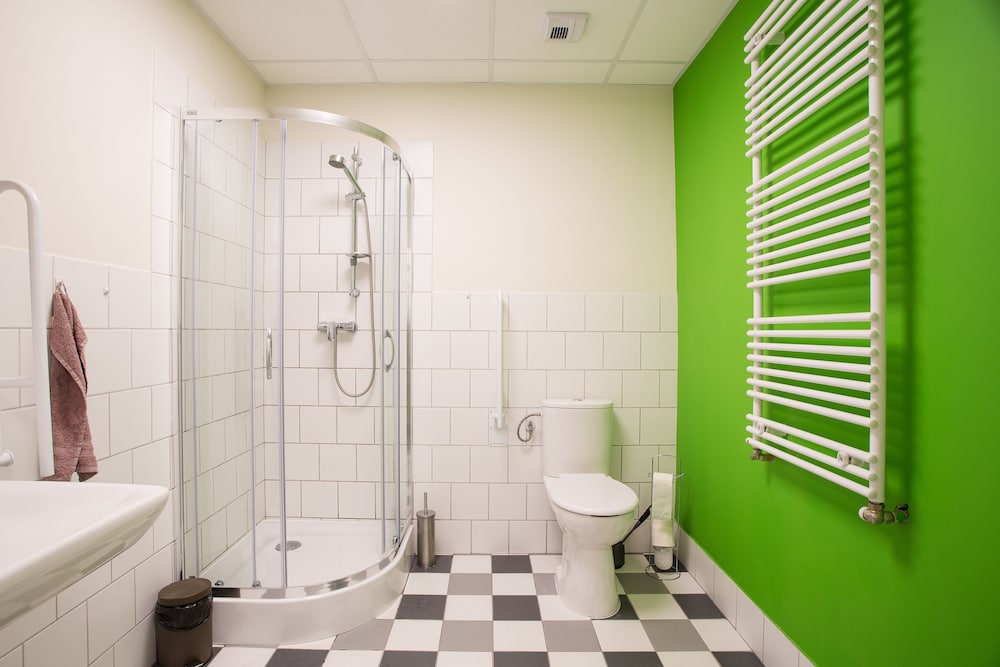 ROOM, TWIN BEDS, PRIVATE BATHROOM